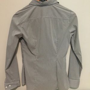 H&M Tops - H&M Gray pinstripe button up shirt H&M Tops - H&M Gray pinstripe button up shirt